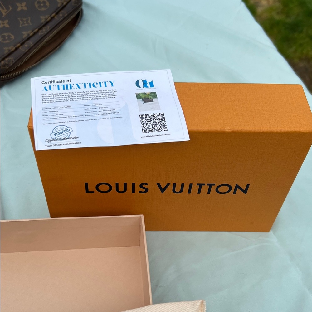 Louis Vuitton Black and Red Monogram Infrarouge Zippy Wallet - Picture 8 of 11